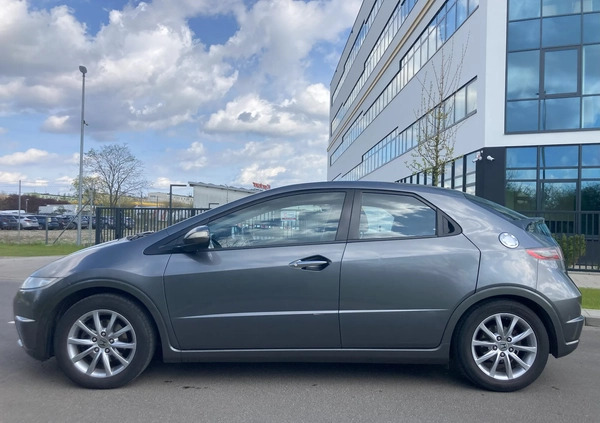 Honda Civic cena 26300 przebieg: 195000, rok produkcji 2009 z Poznań małe 301